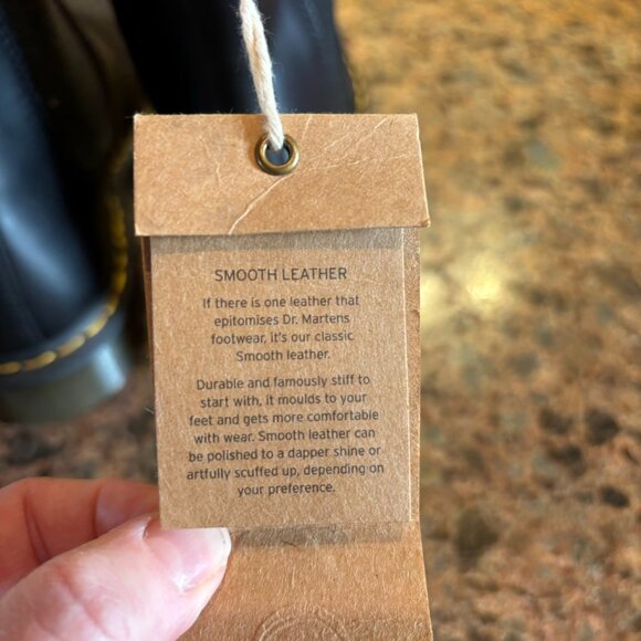 New Dr. Doc Martens Air Wair Men's 2976 HI Chelsea Boot 11 Black Smooth Leather - Picture 11 of 12